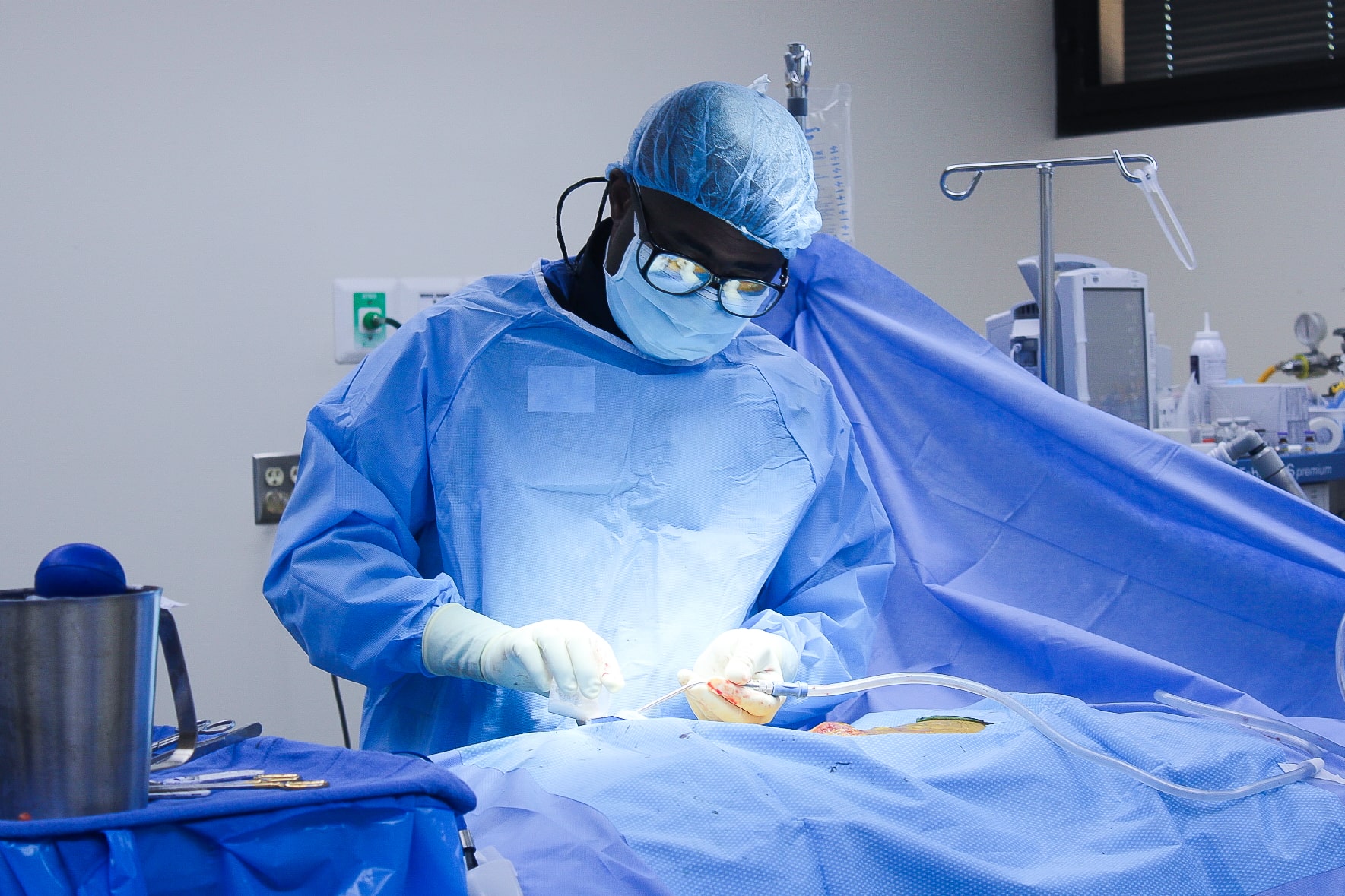 Dr. Frimpong performing an ambulatory surgery